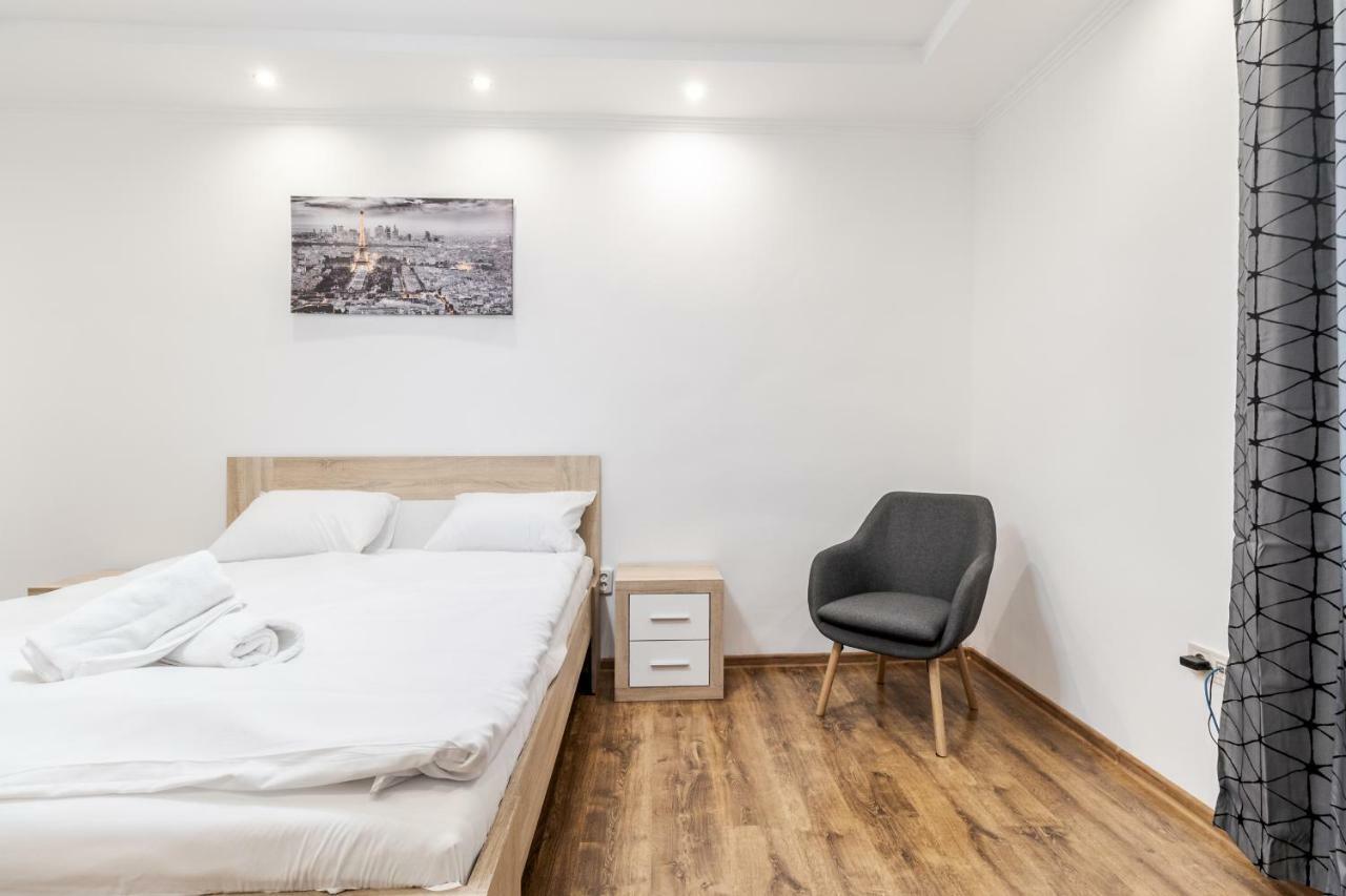Homey Apartment Leopoli Esterno foto